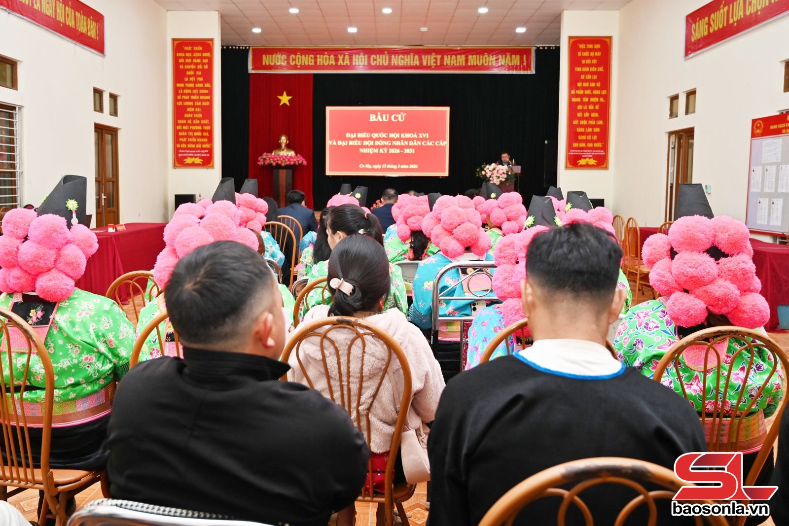 Tưng bừng ngày hội non sông trên vùng cao Co Mạ