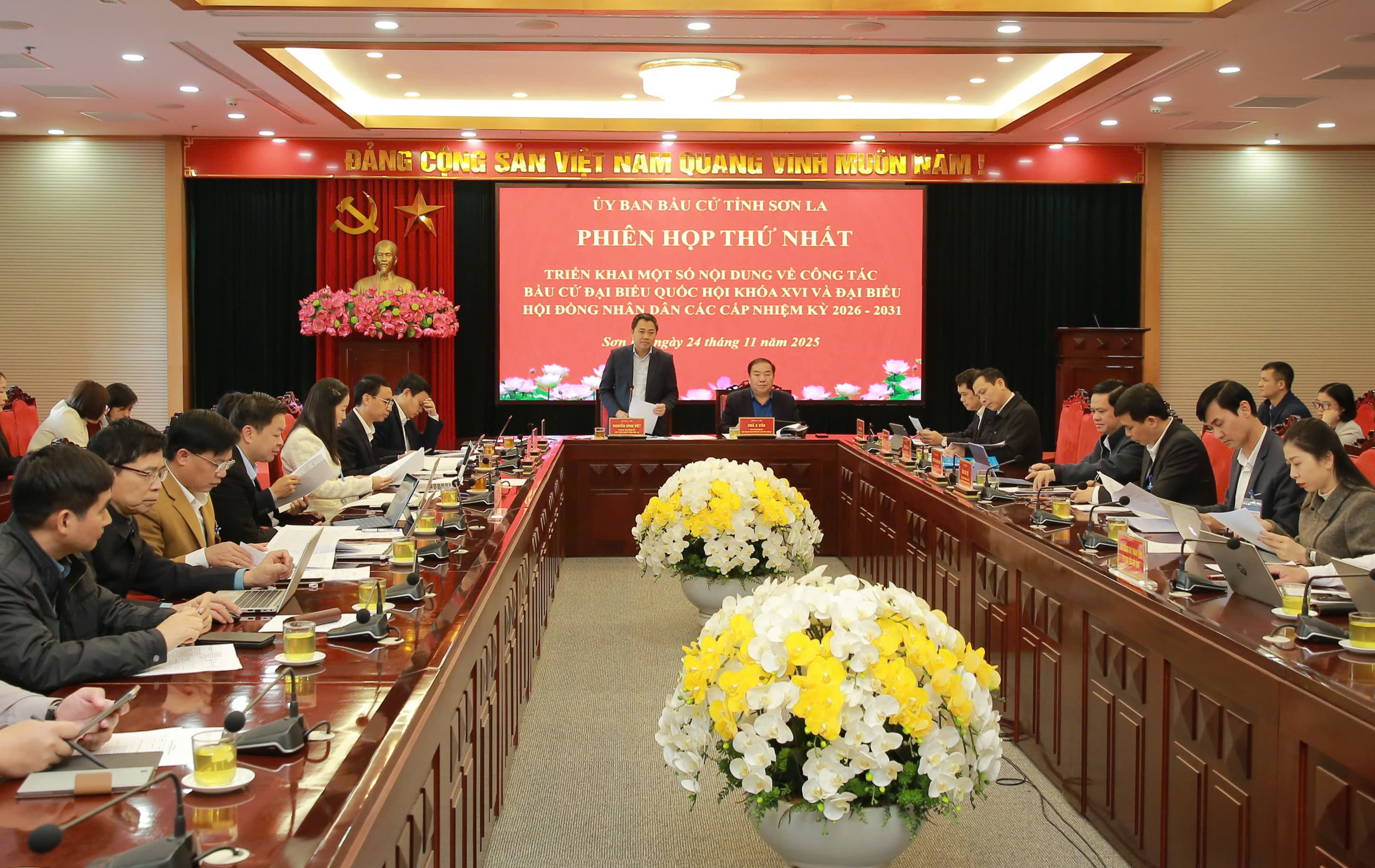 Phiên họp thứ nhất Ủy ban bầu cử tỉnh Sơn La