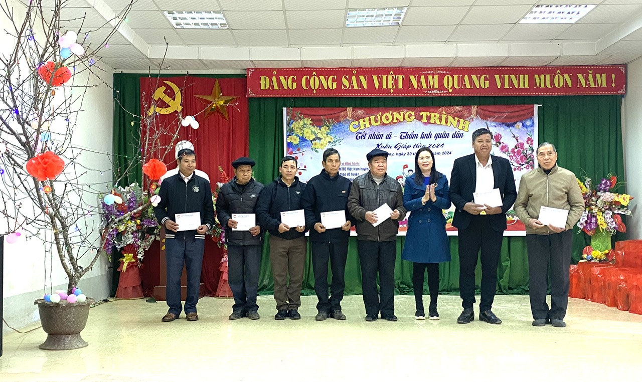 Chương trình “Tết nhân ái - Thắm tình quân dân” xuân Giáp thìn năm 2024
